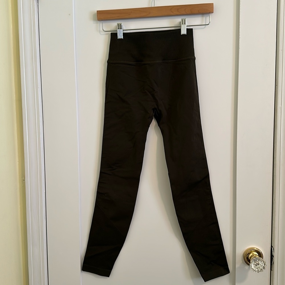 Like new lululemon leggings. Dark green size 4